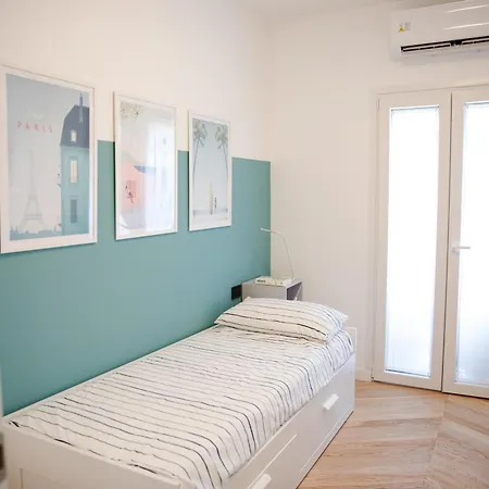 Bright 2-Room Apartment For Friends And Relatives-3